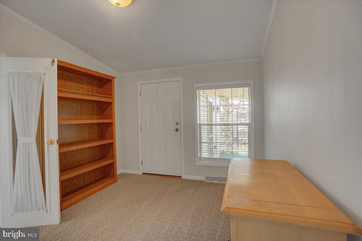 4 Lantern Ln