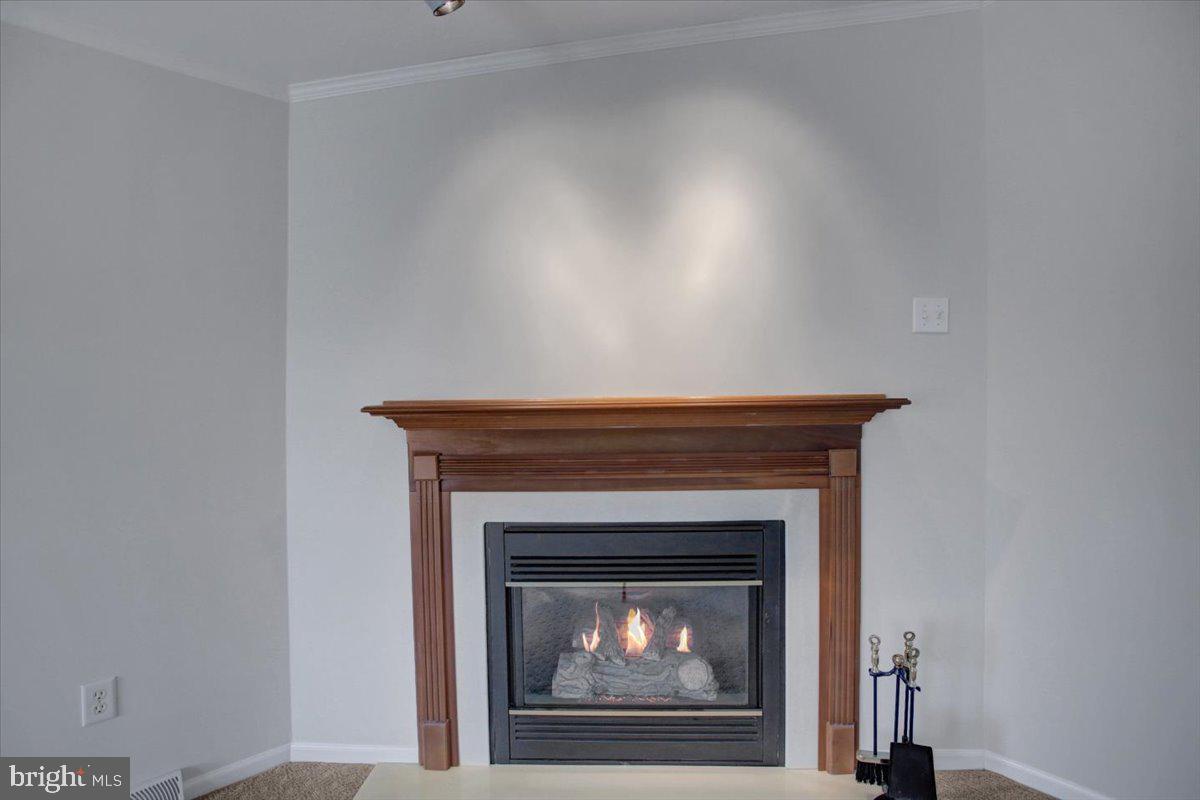 4 Lantern Ln