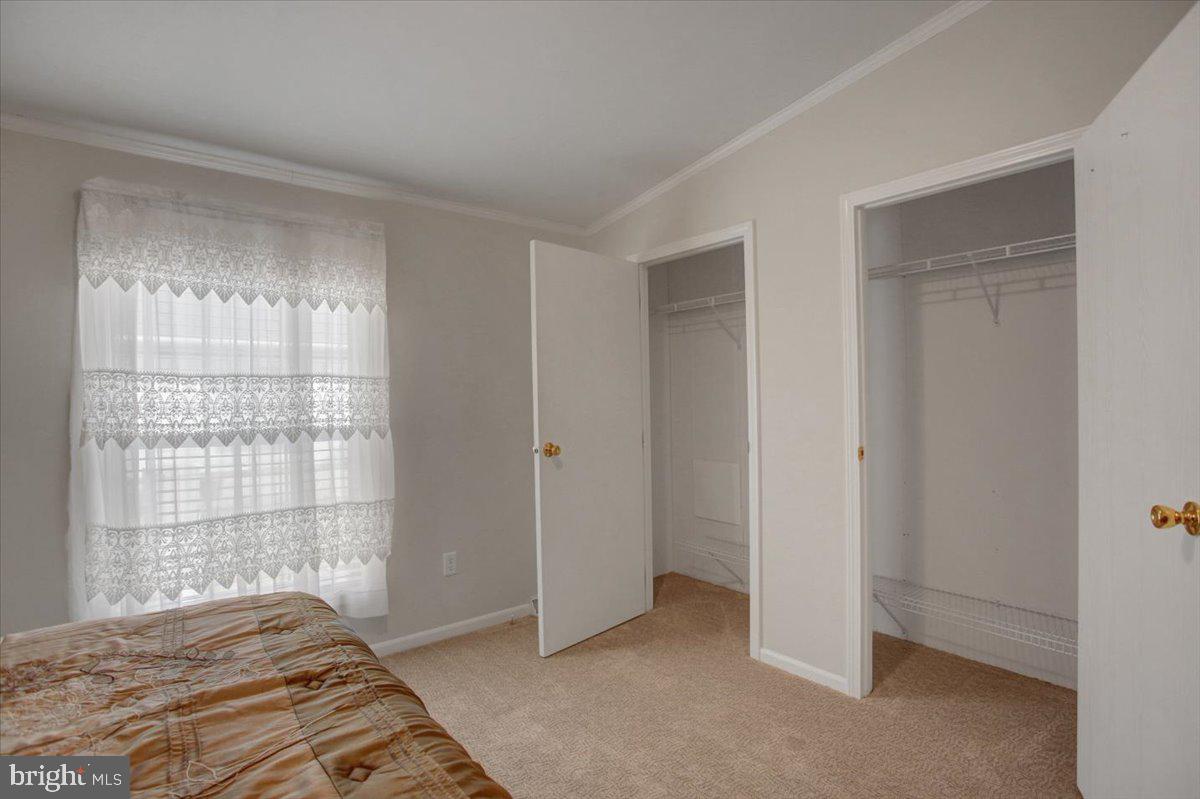 4 Lantern Ln