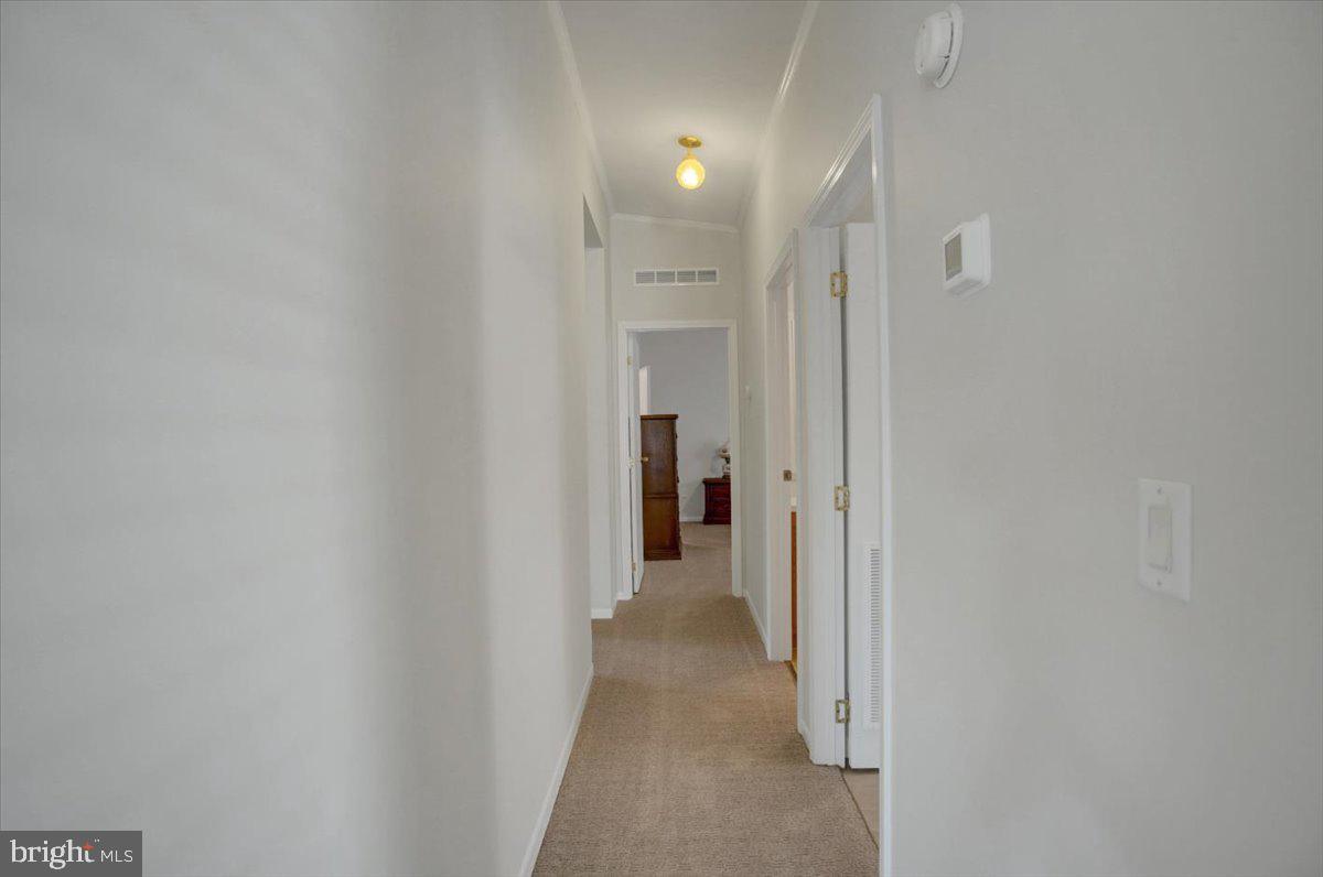 4 Lantern Ln