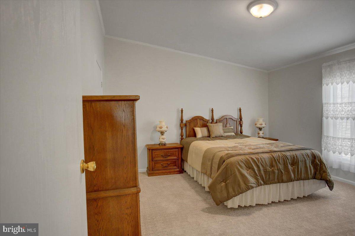 4 Lantern Ln