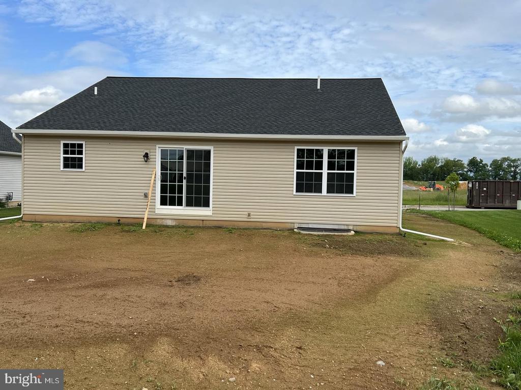 529 CAMBRIDGE LN