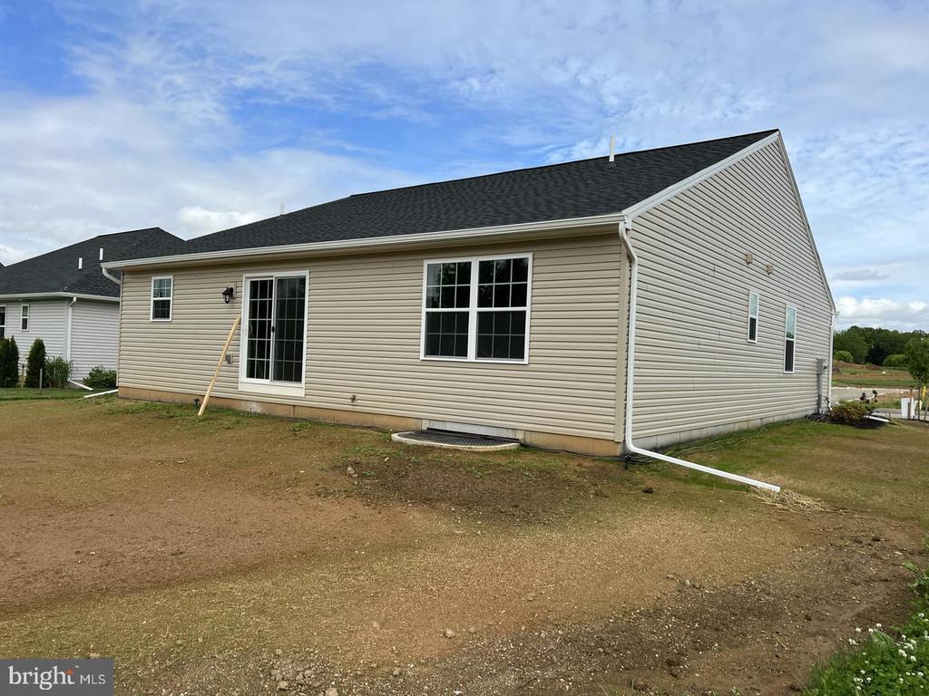 529 CAMBRIDGE LN