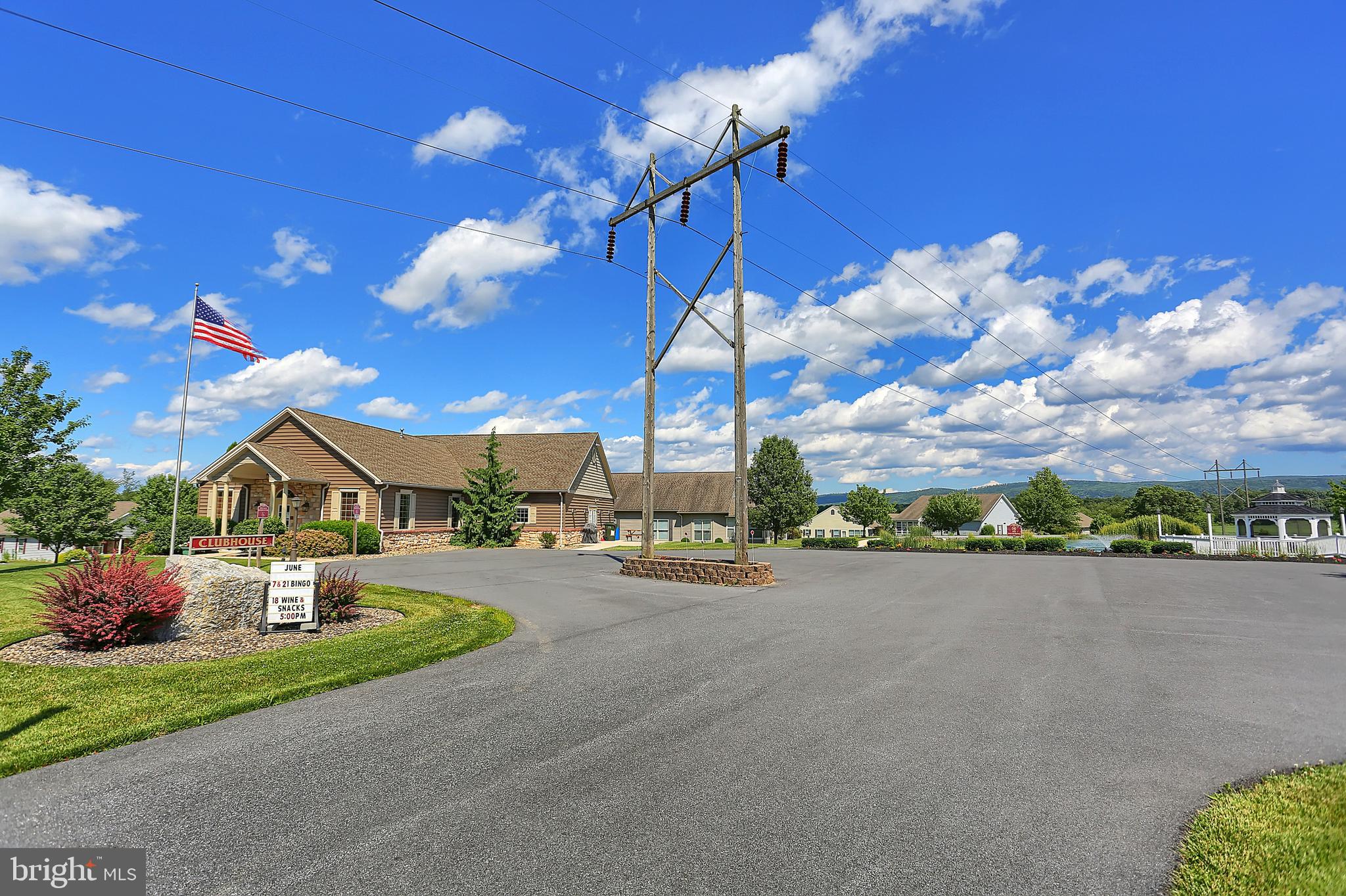 102 Colonial Ct