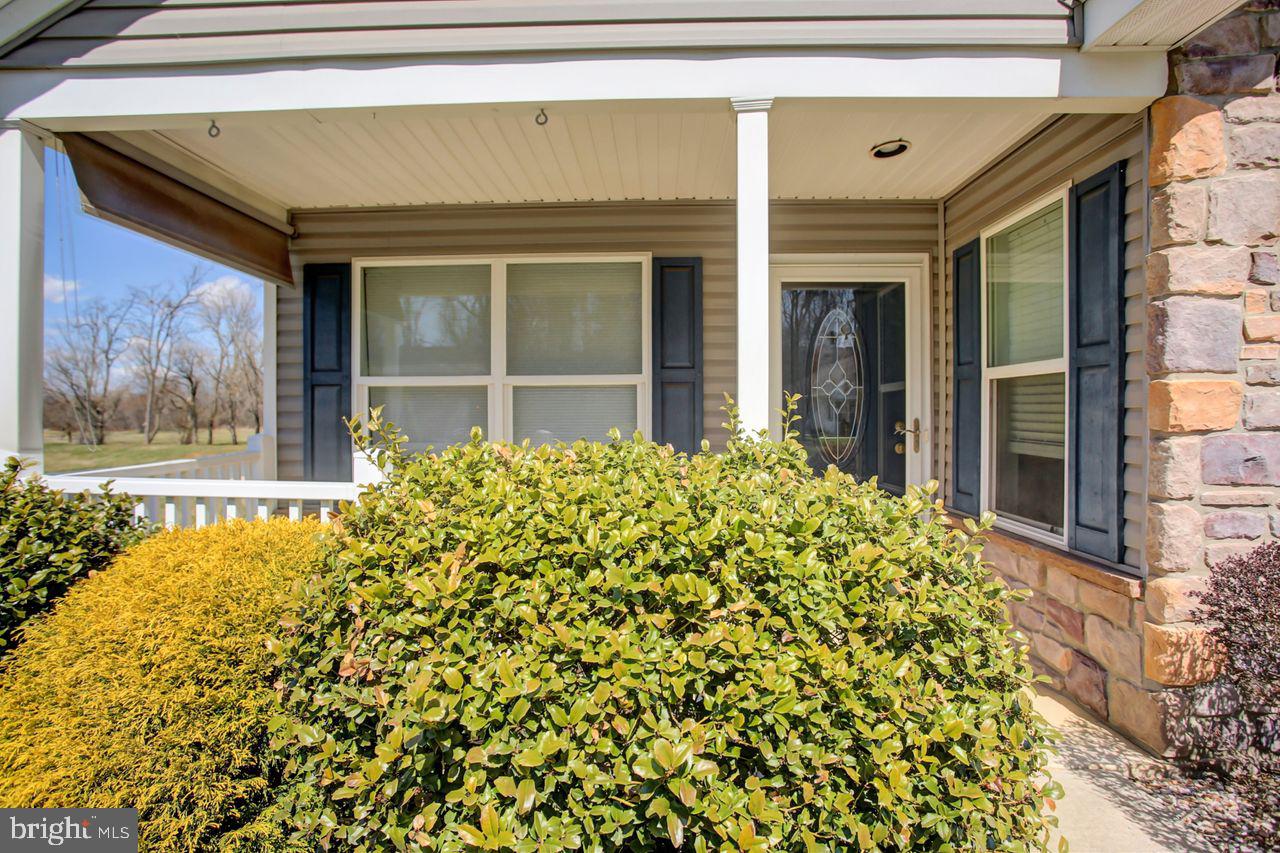 102 Colonial Ct