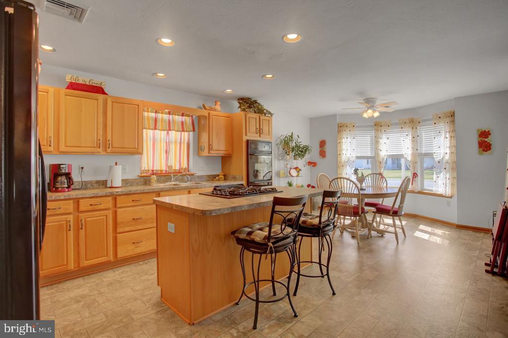102 Colonial Ct