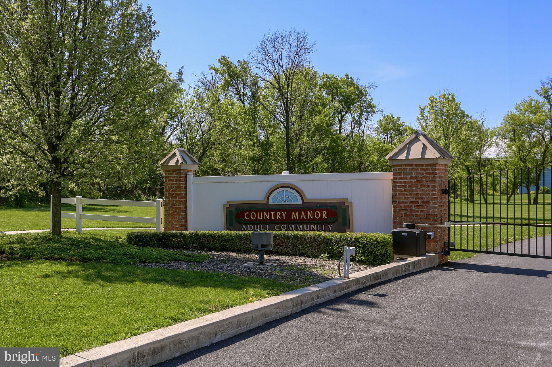 102 Colonial Ct