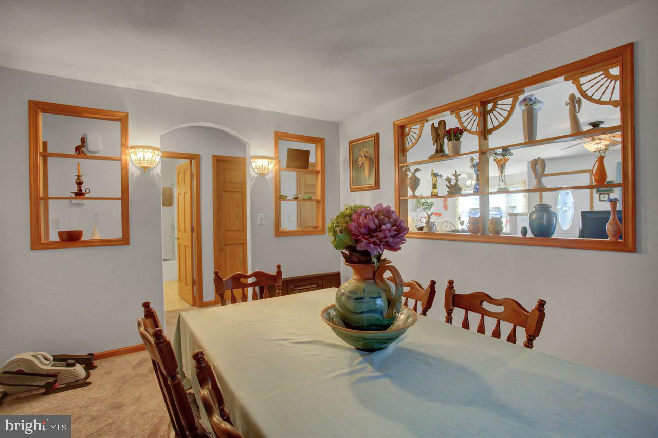 102 Colonial Ct