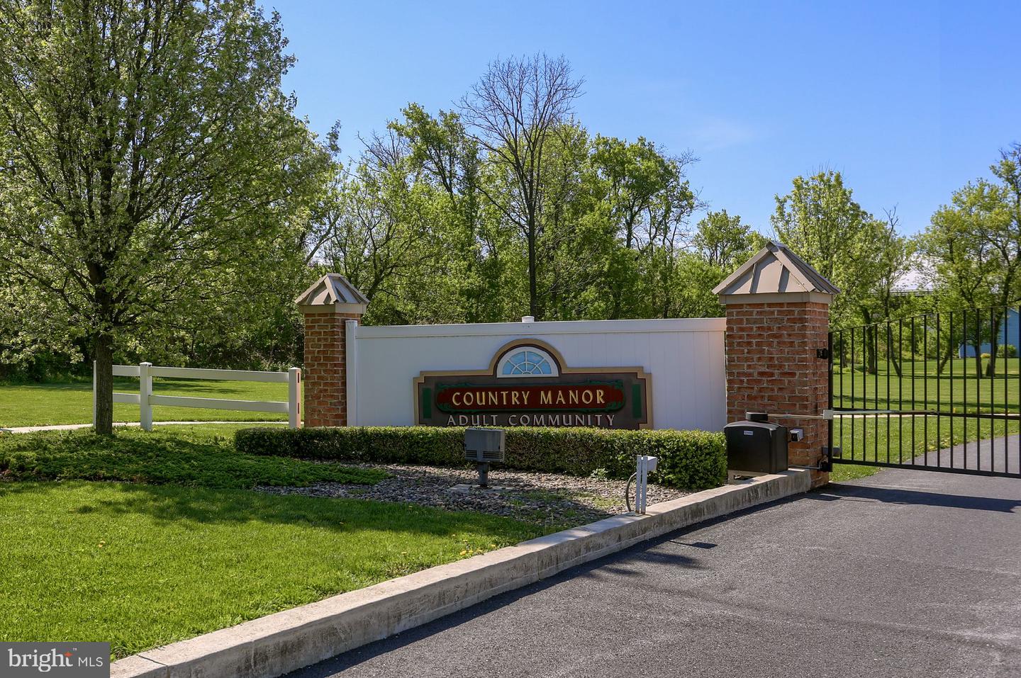 22 Lantern Ln
