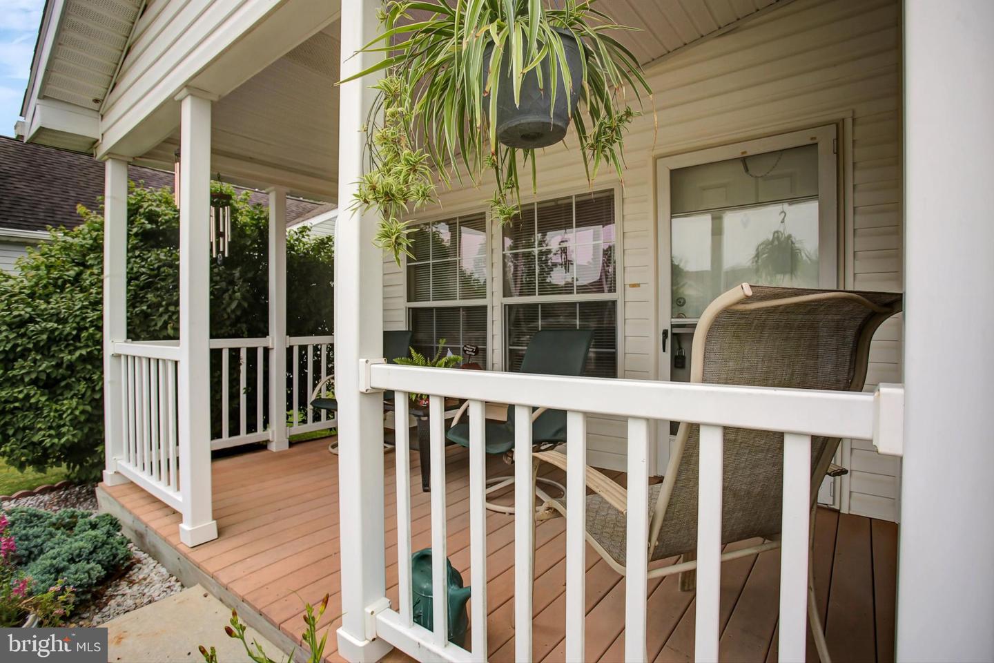 22 Lantern Ln
