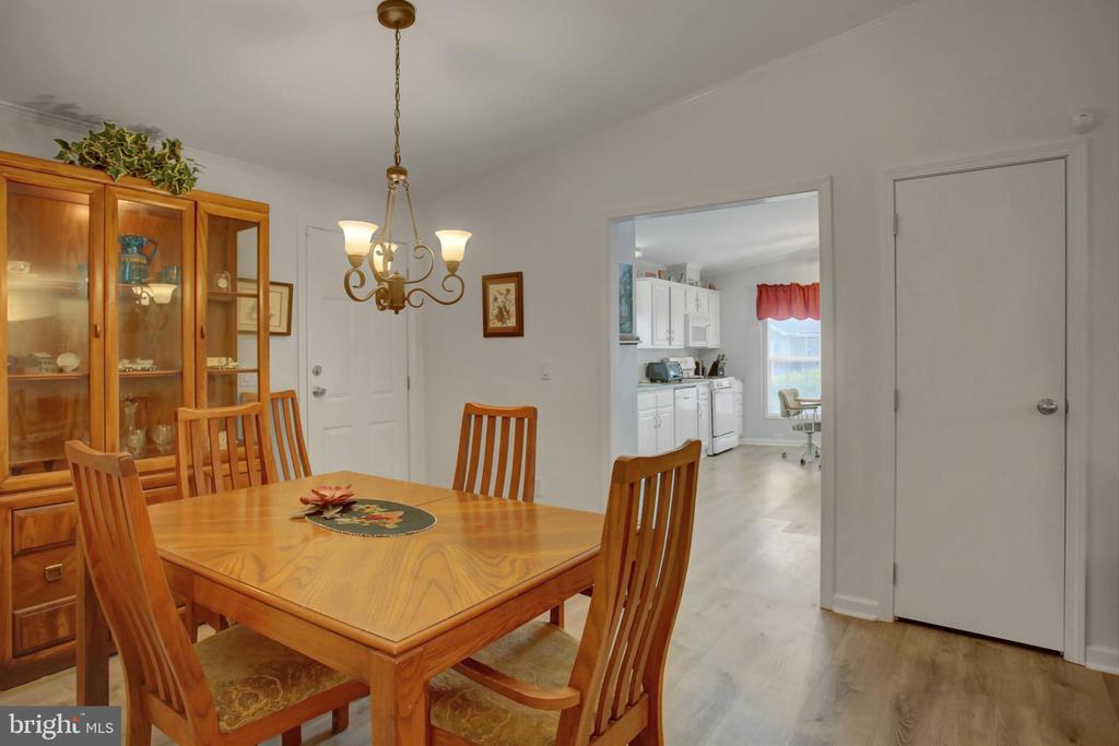 22 Lantern Ln