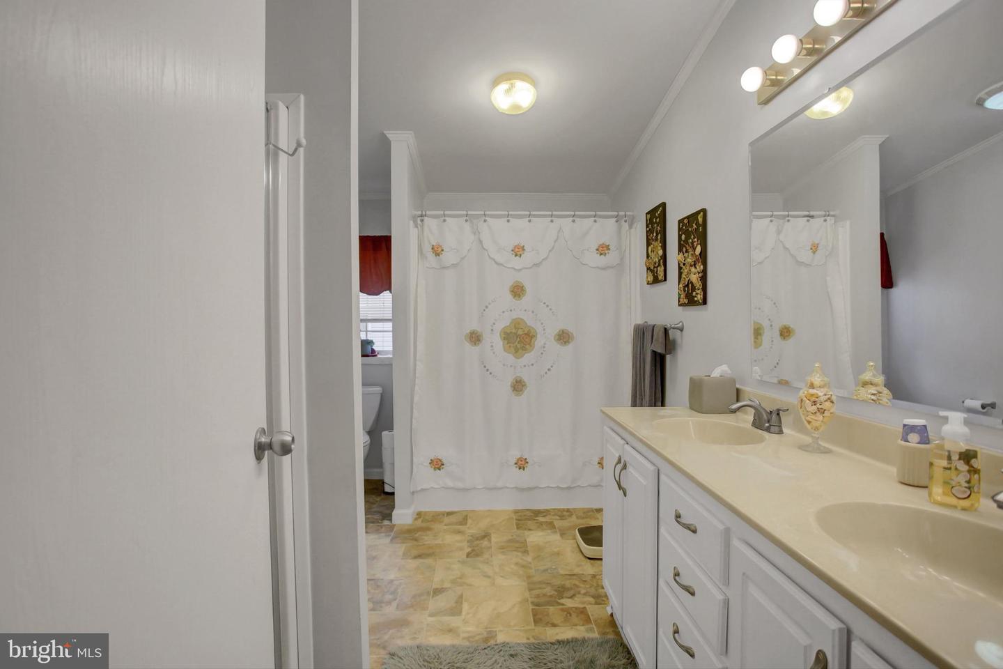 22 Lantern Ln