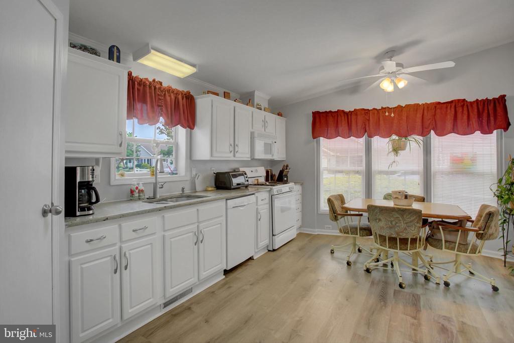 22 Lantern Ln