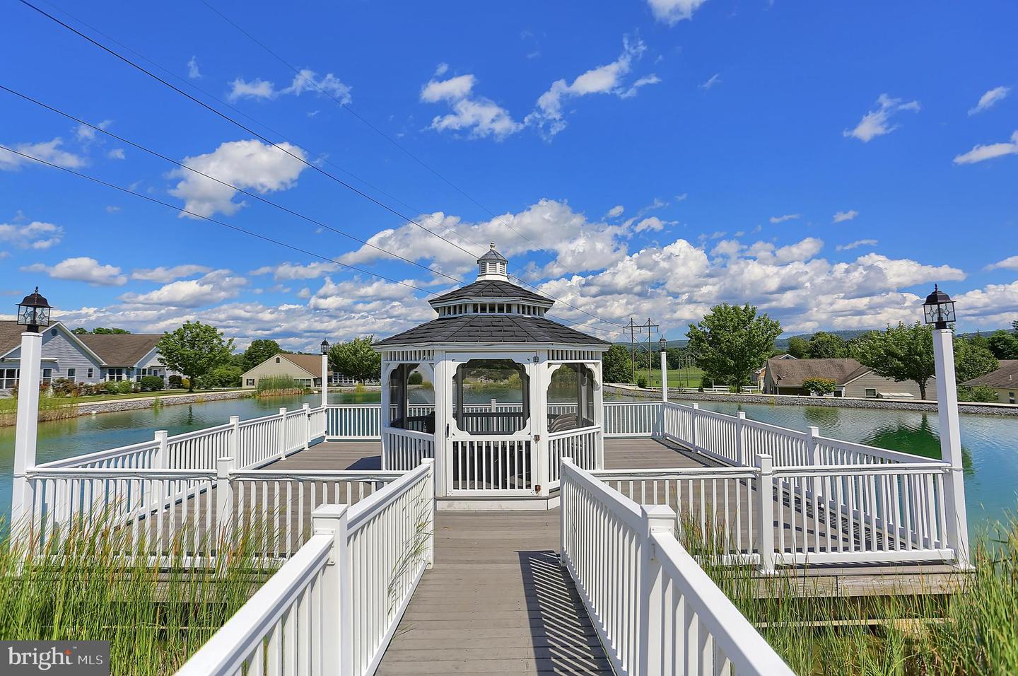 22 Lantern Ln