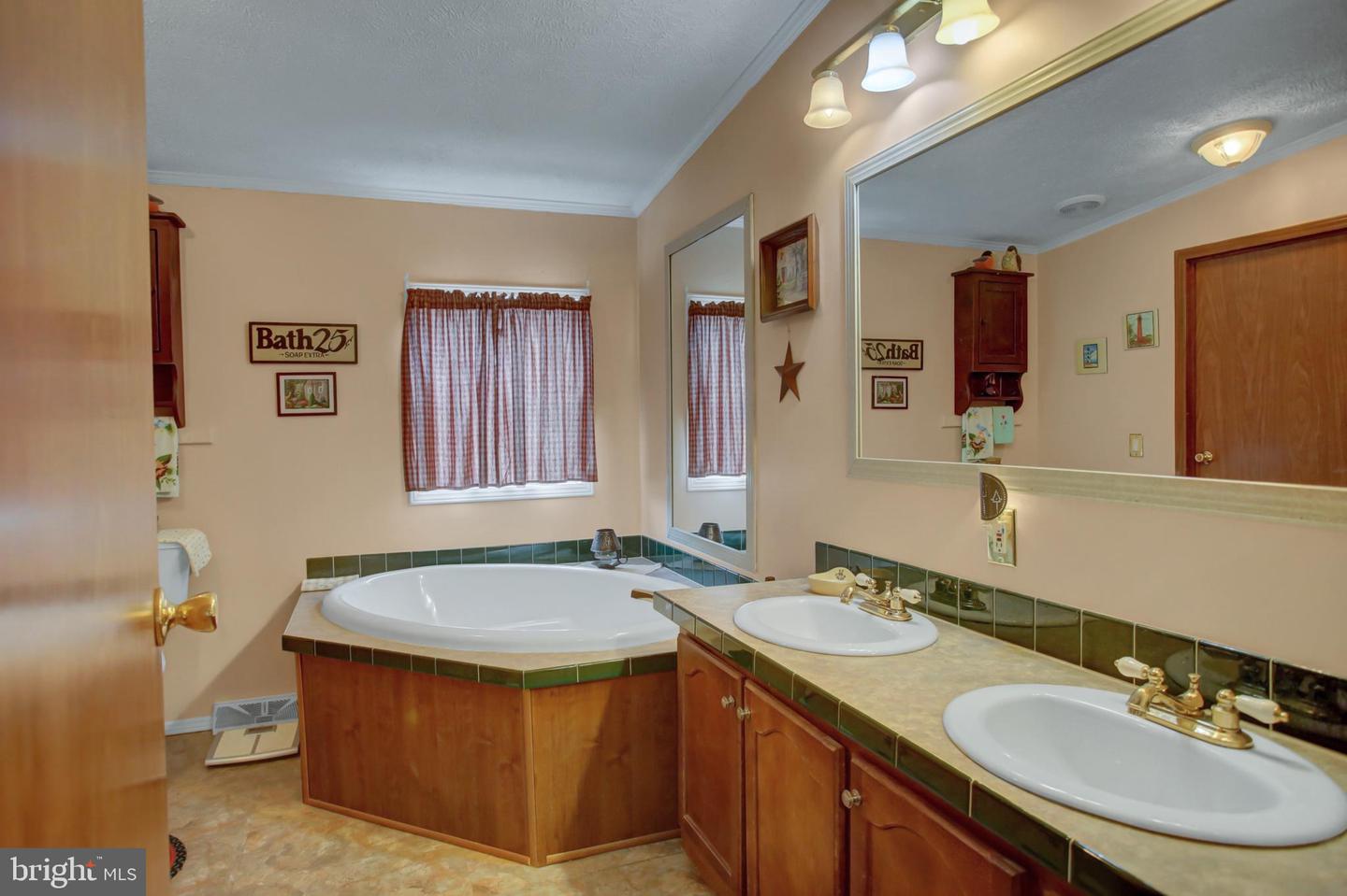 11 Michael Ct