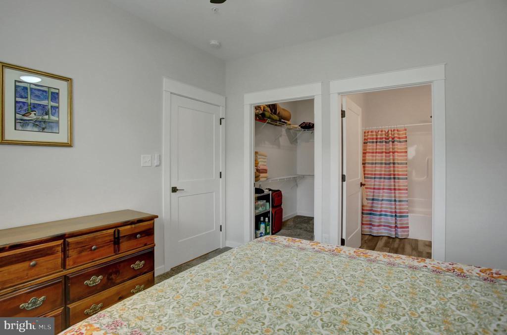 140 BLACKBIRD LANE