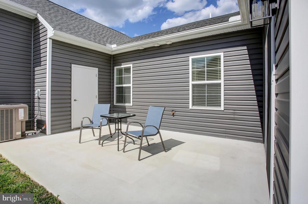 140 BLACKBIRD LANE