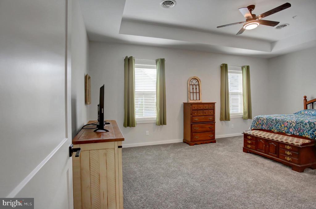 140 BLACKBIRD LANE