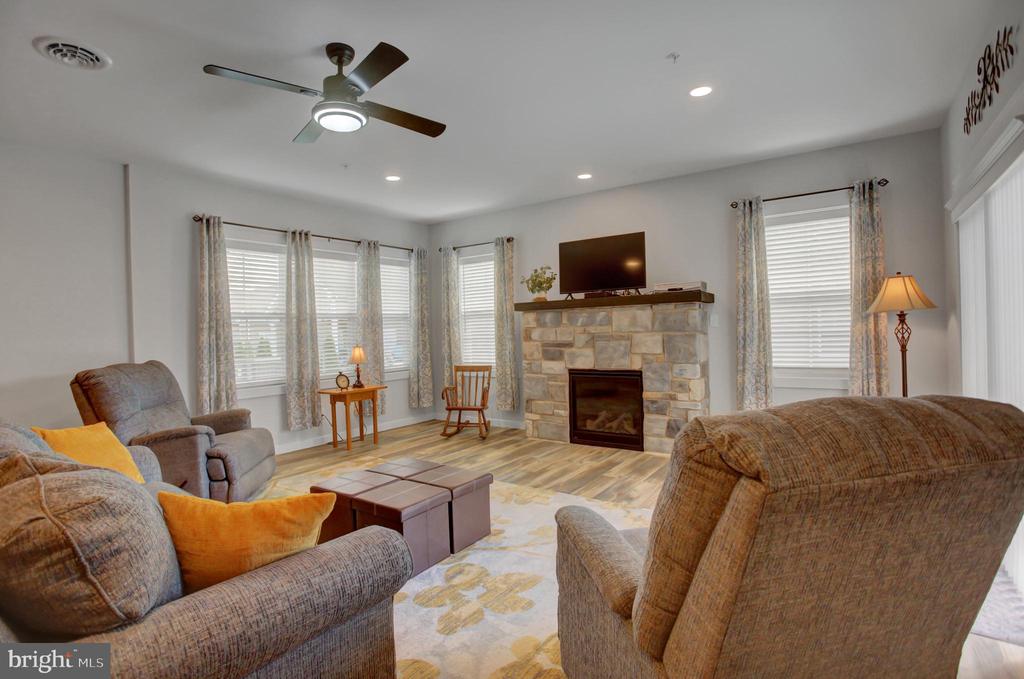 140 BLACKBIRD LANE