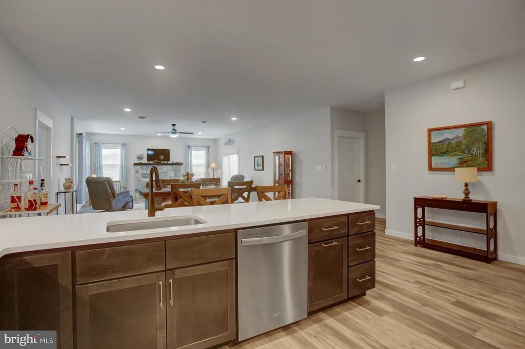 140 BLACKBIRD LANE