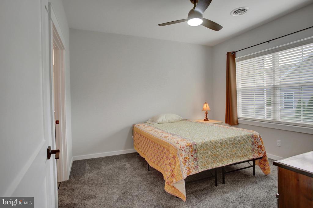 140 BLACKBIRD LANE