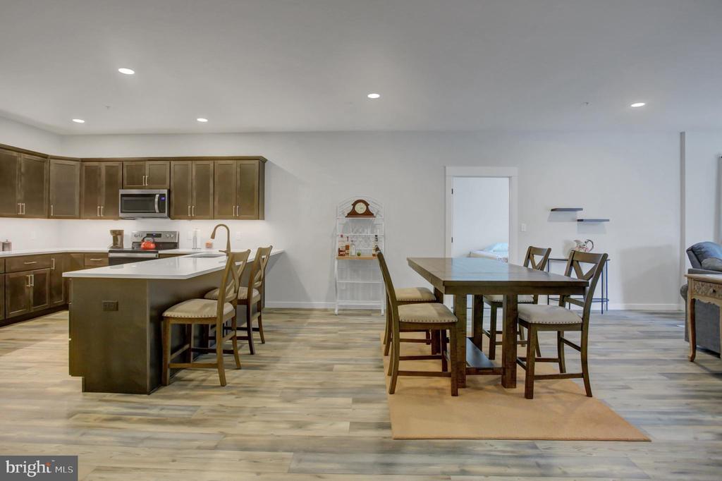 140 BLACKBIRD LANE