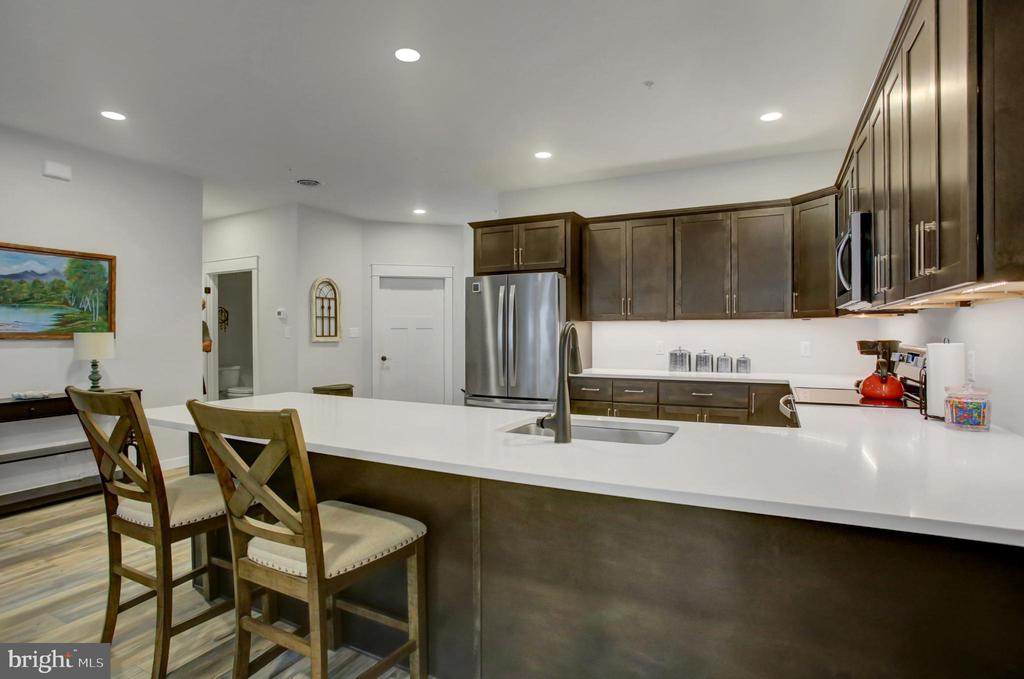 140 BLACKBIRD LANE