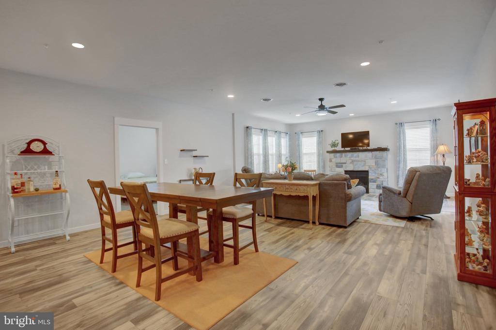 140 BLACKBIRD LANE