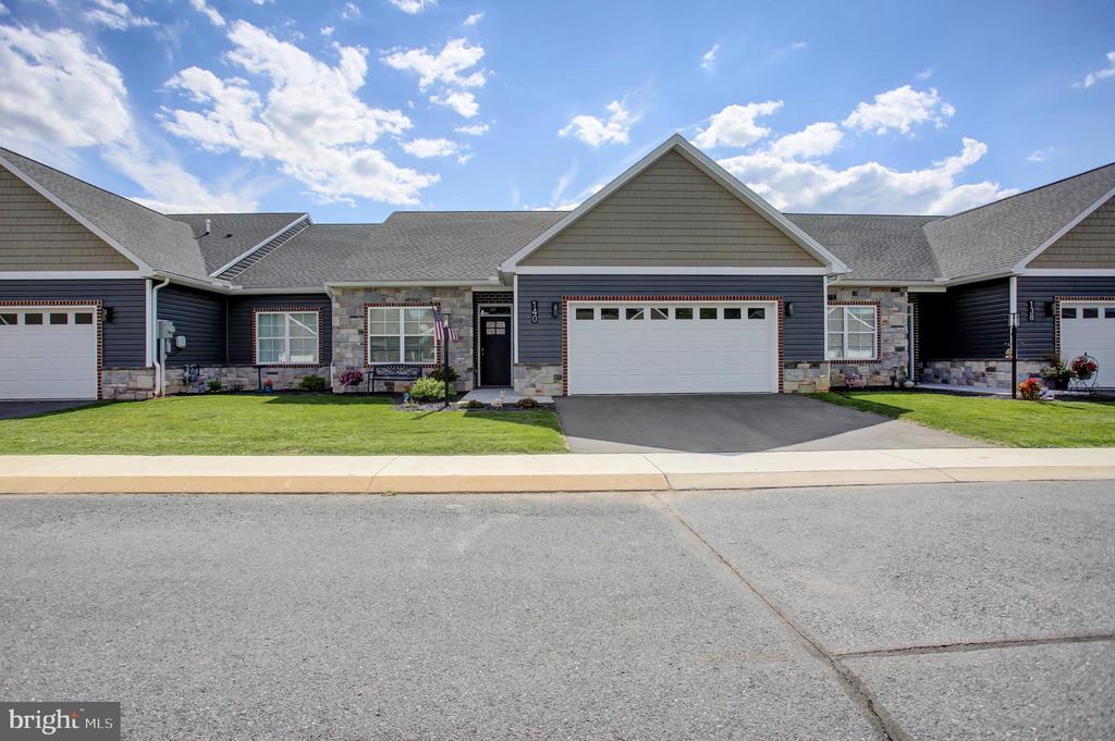 140 BLACKBIRD LANE
