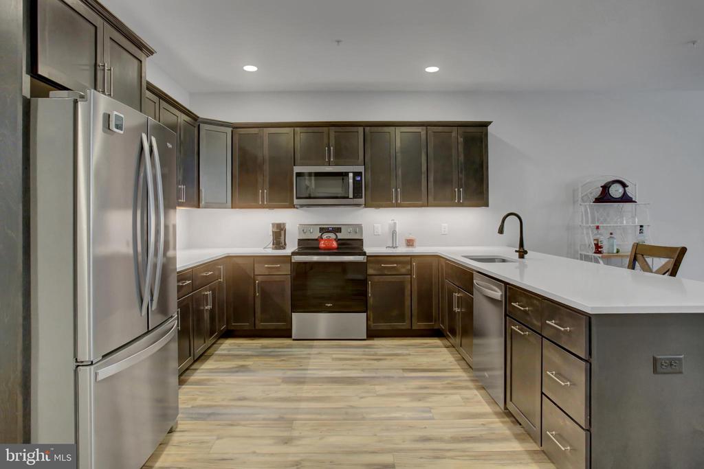140 BLACKBIRD LANE