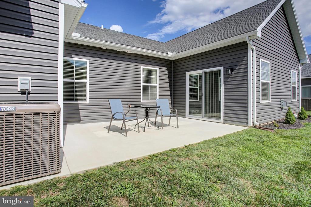 140 BLACKBIRD LANE