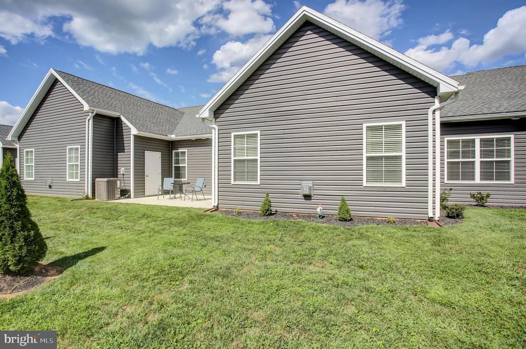 140 BLACKBIRD LANE