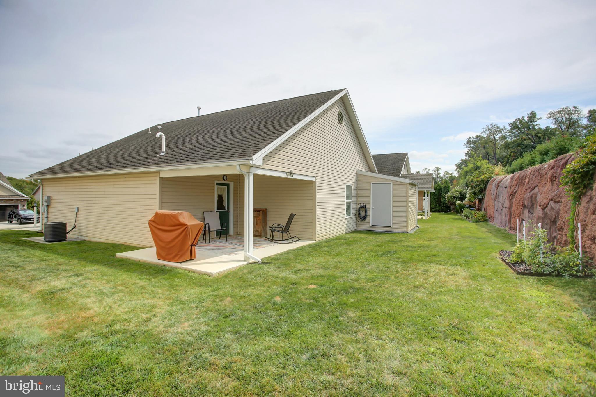 39 COLONIAL COURT
