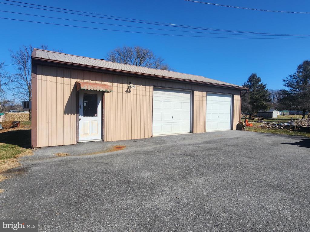 109 NEIL ROAD