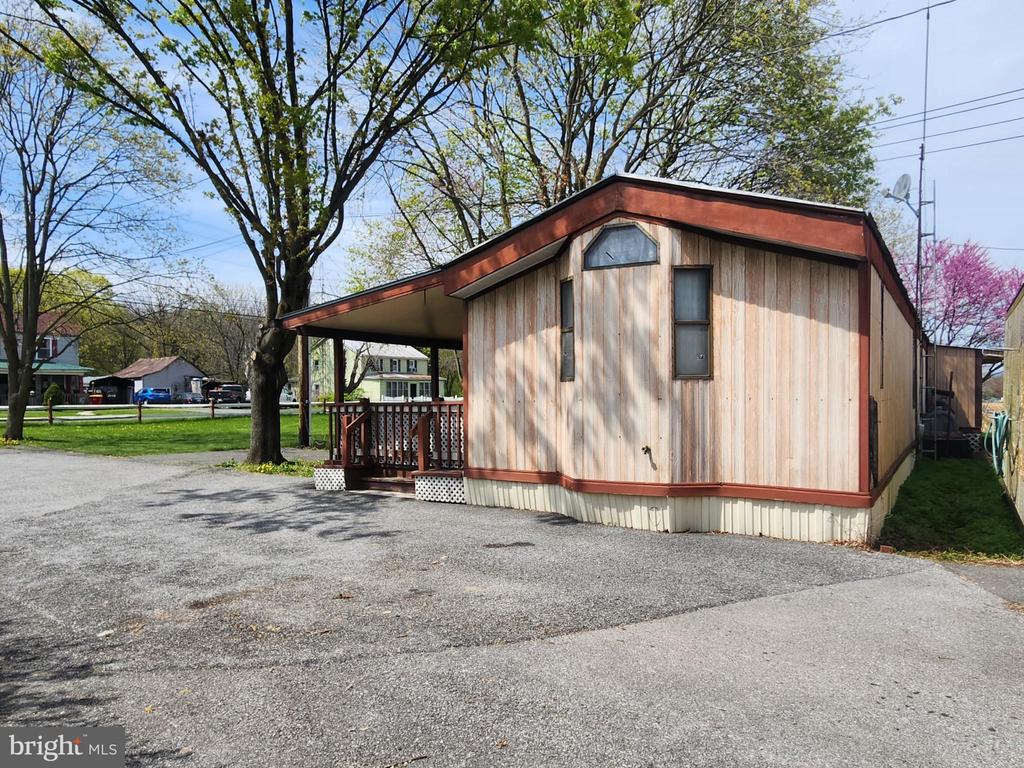 109 NEIL ROAD