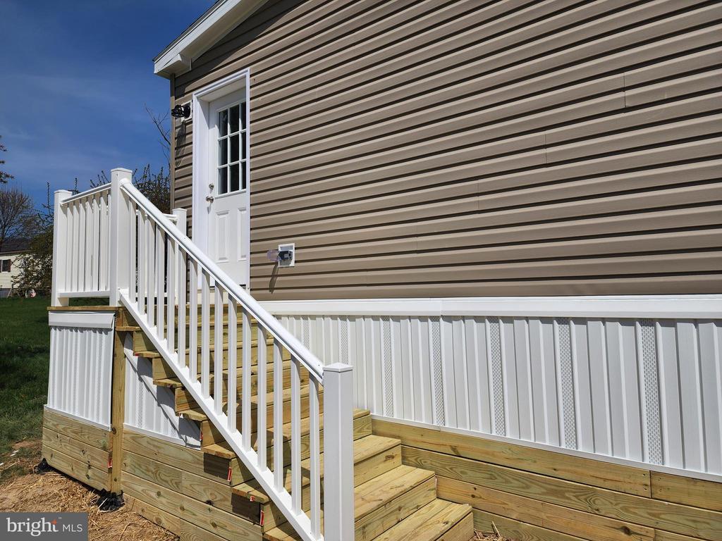 49 ESTHER ST