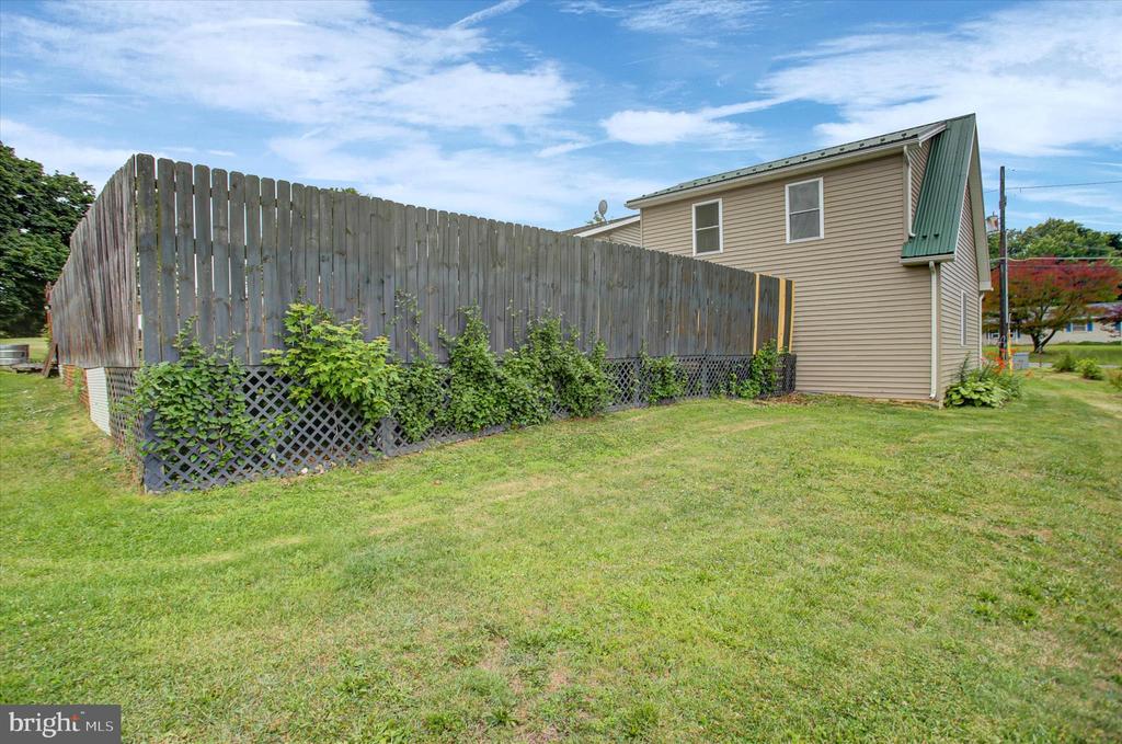 108 WILLOW DRIVE