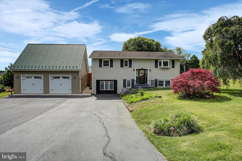 108 WILLOW DRIVE