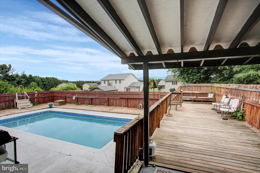 108 WILLOW DRIVE