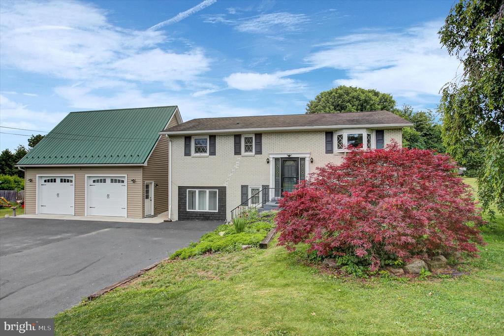 108 WILLOW DRIVE