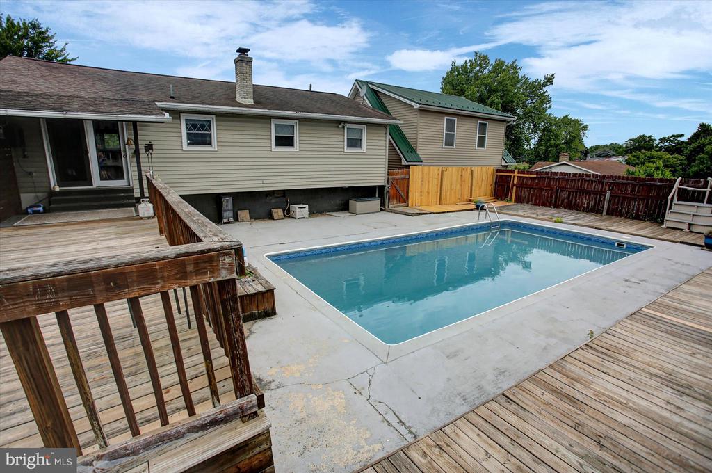 108 WILLOW DRIVE