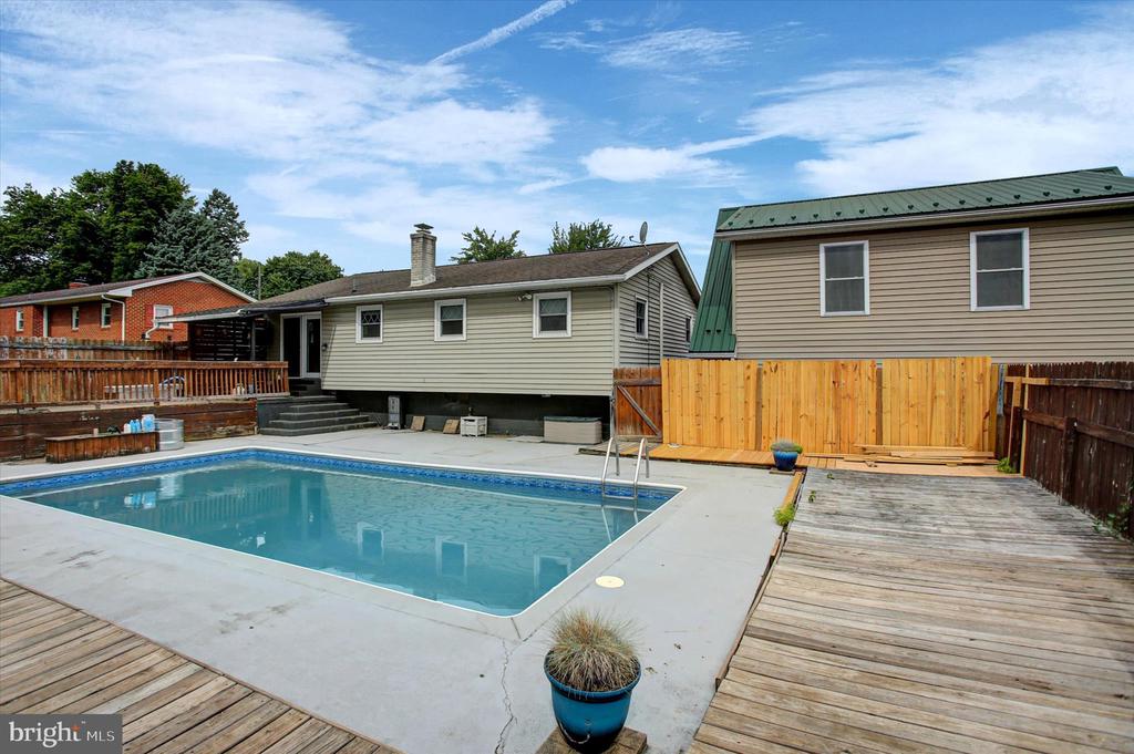 108 WILLOW DRIVE