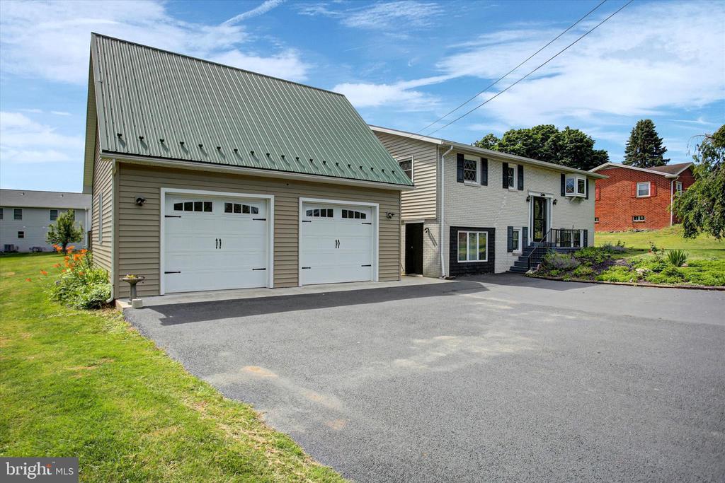 108 WILLOW DRIVE