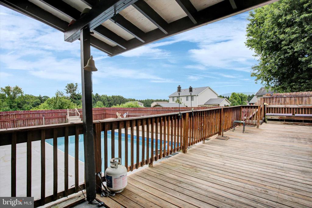 108 WILLOW DRIVE
