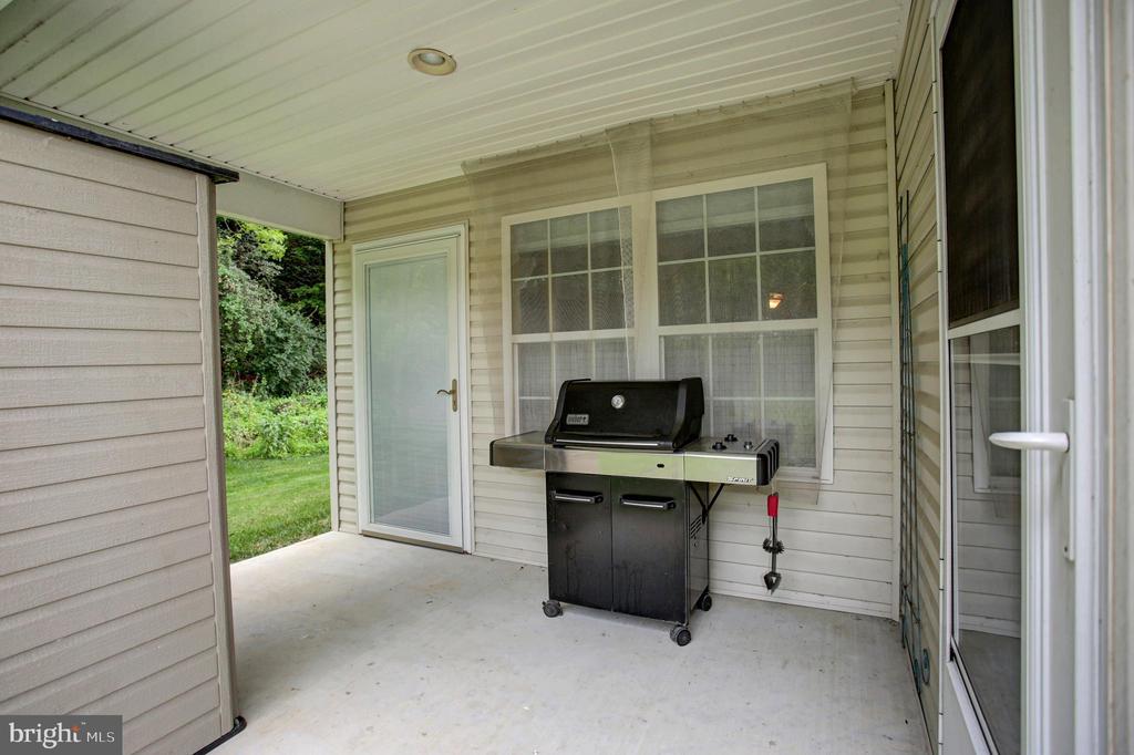 101 COLONIAL COURT