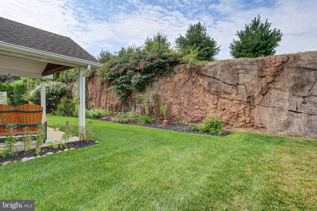 37 COLONIAL COURT