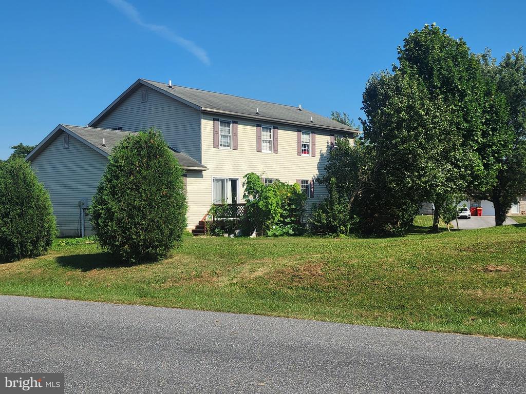 3 HOLLY COURT