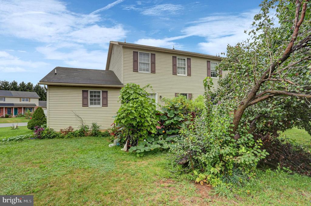 3 HOLLY COURT
