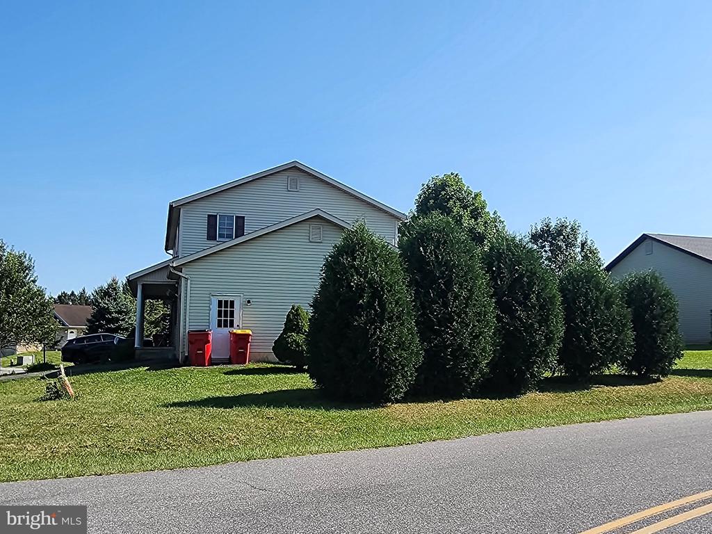 3 HOLLY COURT