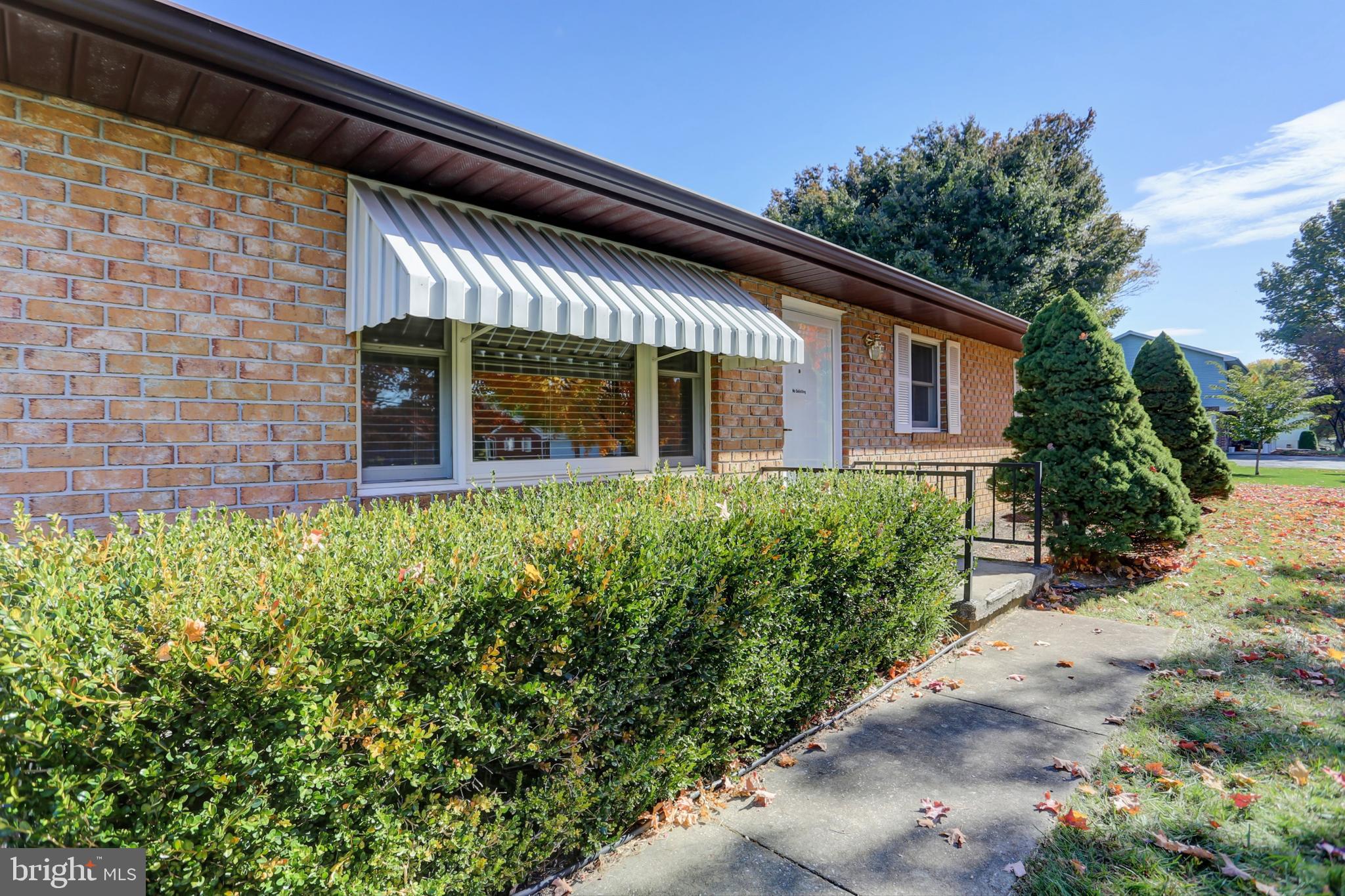 1235 Fox den Drive Dr N
